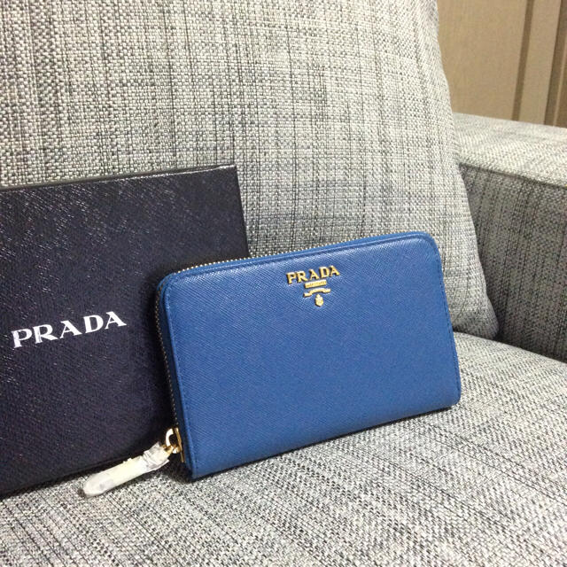 PRADA(プラダ)のPRADA 正規品 中財布 新品 レディースのファッション小物(財布)の商品写真