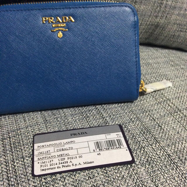 PRADA(プラダ)のPRADA 正規品 中財布 新品 レディースのファッション小物(財布)の商品写真