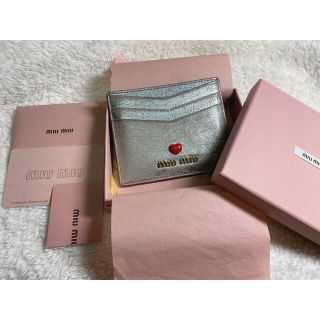 MIU MIU(パスケース/IDカードホルダー)のフリマアイテム一覧 MIU MIU(パスケース/IDカードホルダー)のフリマアイテム一覧