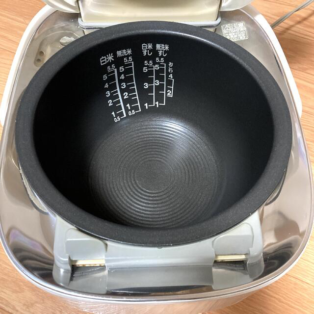 TOSHIBA マイコン炊飯器5.5合　調理器具　新品未使用