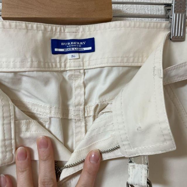 BURBERRY BLUE LABEL(バーバリーブルーレーベル)のバーバリー　ブルーレーベル　Burberry クロップドパンツ　ゴルフ　カプリ　 レディースのパンツ(クロップドパンツ)の商品写真