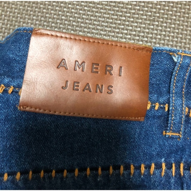 Ameri VINTAGE(アメリヴィンテージ)の[お値下げ]Ameri(ｱﾒﾘｳﾞｨﾝﾃｰｼﾞ)ステッチデニム レディースのパンツ(デニム/ジーンズ)の商品写真