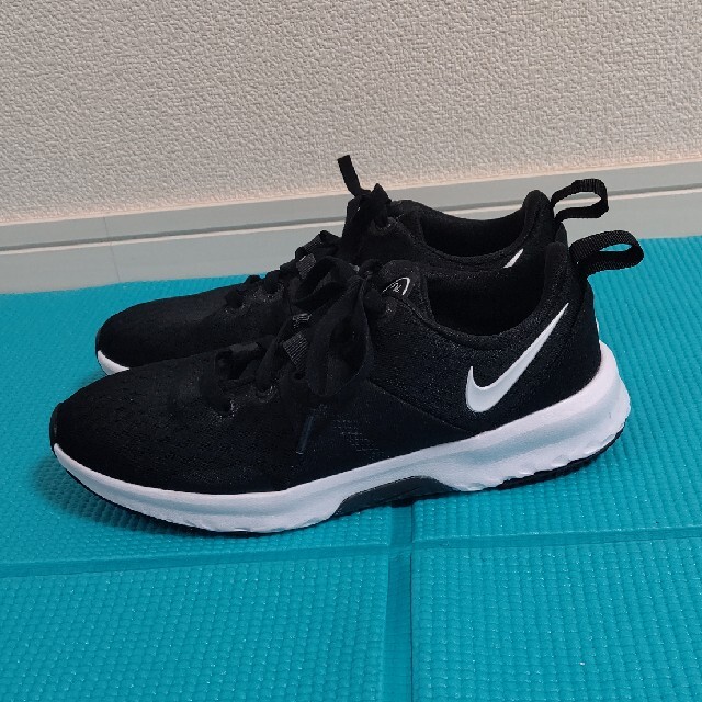 NIKE(ナイキ)の美品☆NIKE☆ナイキ☆ランニングシューズ☆23.5cm レディースの靴/シューズ(スニーカー)の商品写真