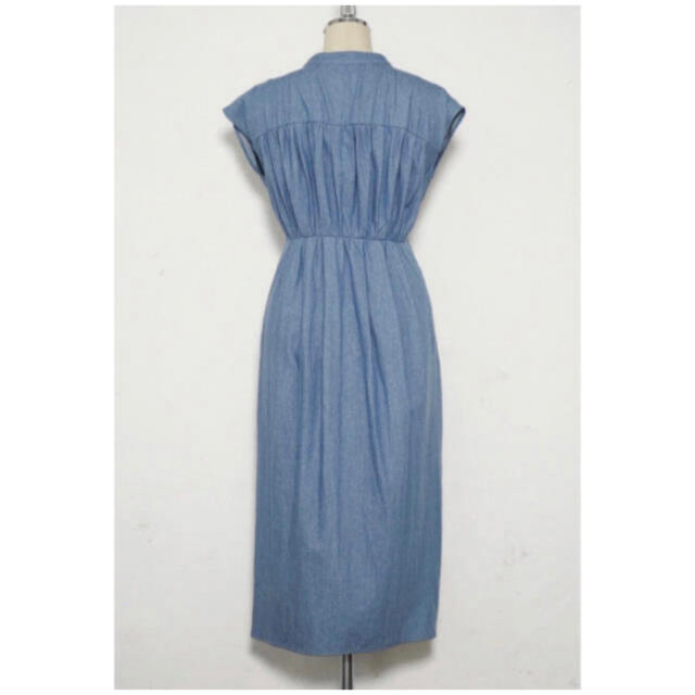 Her lip to(ハーリップトゥ)のHerlipto Denim Wrap-effect Midi Dress レディースのワンピース(ロングワンピース/マキシワンピース)の商品写真