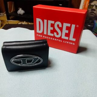 ディーゼル(DIESEL)のDIESEL 財布　三つ折り　牛皮　スナップボタン留め(折り財布)