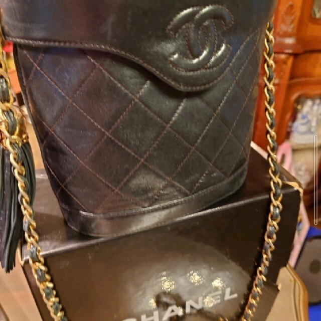 CHANEL - ヴィンテージシャネル チェーンショルダーバッグの通販 by
