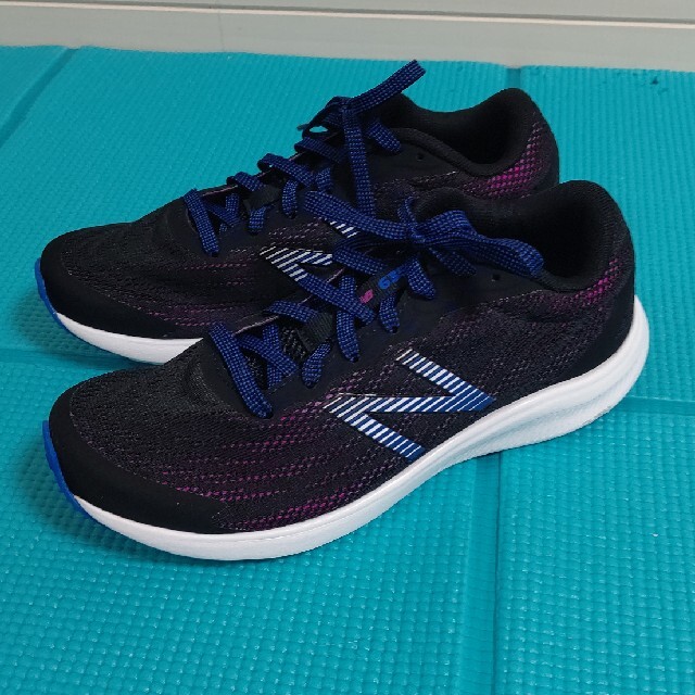 New Balance(ニューバランス)の２３cmニューバランス☆スニーカー☆未使用に近い レディースの靴/シューズ(スニーカー)の商品写真