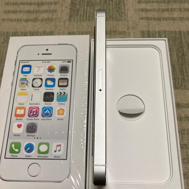 Apple(アップル)のiPhone 5s Softbank版 16GB シルバー 本体のみ スマホ/家電/カメラのスマートフォン/携帯電話(スマートフォン本体)の商品写真