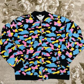 アベイシングエイプ(A BATHING APE)のAPE BAPE KAWS キャンディカモ　CAMO 迷彩　スウェット　zip(スウェット)