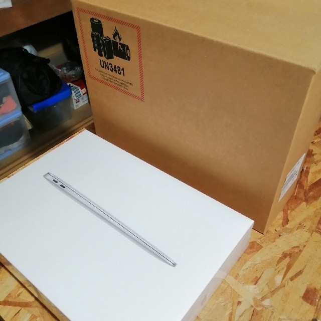 未使用　MacBook Air 2020 M1チップ搭載 シルバー8GB2020年モデル