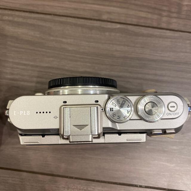 OLYMPUS(オリンパス)の【美品】【動作確認済】OLYMPUS PEN E-PL8 ホワイト 望遠レンズ付 スマホ/家電/カメラのカメラ(ミラーレス一眼)の商品写真