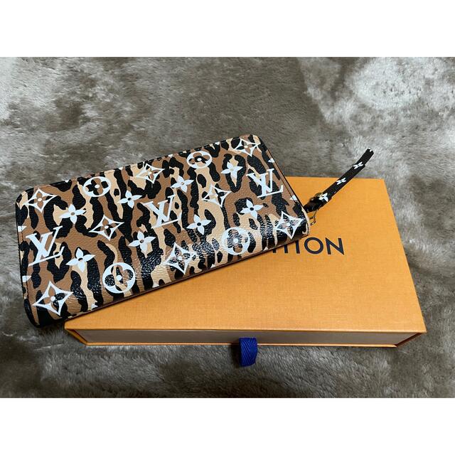 LOUIS VUITTON(ルイヴィトン)の美品　全世界完売品　ルイヴィトン　ジャイアントモノグラムアニマル柄 レディースのファッション小物(財布)の商品写真