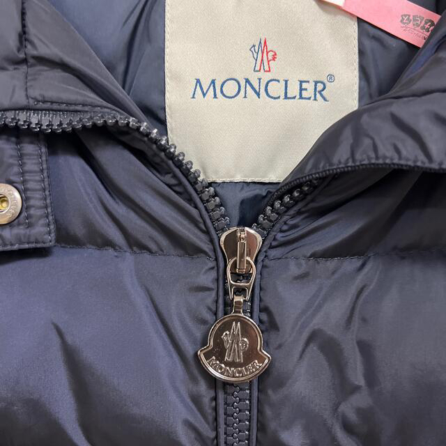 MONCLER(モンクレール)のモンクレール　レディース レディースのジャケット/アウター(ダウンジャケット)の商品写真