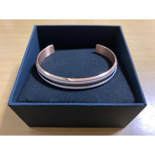 ダニエルウェリントン(Daniel Wellington)のダニエルウェリントン バングル　ブレスレット　ローズゴールド(ブレスレット/バングル)