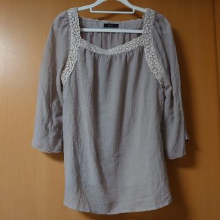 コムサイズム(COMME CA ISM)の【美品】花レース カットソー  七分袖 グレージュ(カットソー(長袖/七分))