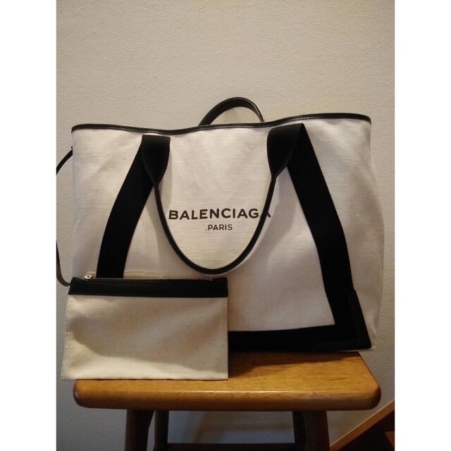 BALENCIAGAキャンバストート