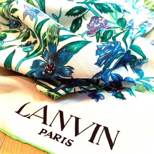 LANVIN(ランバン)の【ぴかきょう様専用】LANVIN シルク スカーフ レディースのファッション小物(バンダナ/スカーフ)の商品写真