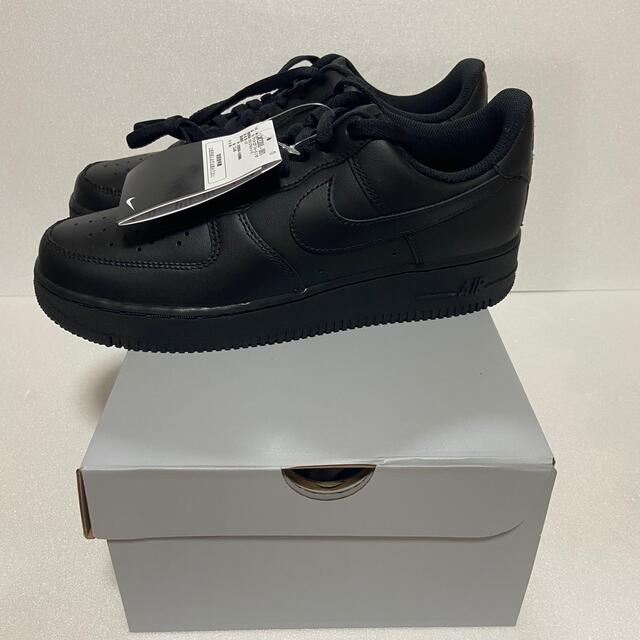 NIKE(ナイキ)の【新品】NIKE AIRFORCE 1 '07 ナイキ エアフォース 1 '07 メンズの靴/シューズ(スニーカー)の商品写真