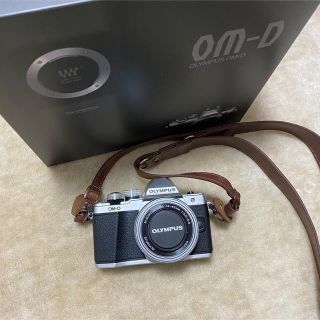 オリンパス(OLYMPUS)のOLYMPUS OM−D E−M10 Mark 2 EZ Wズームキット(ミラーレス一眼)