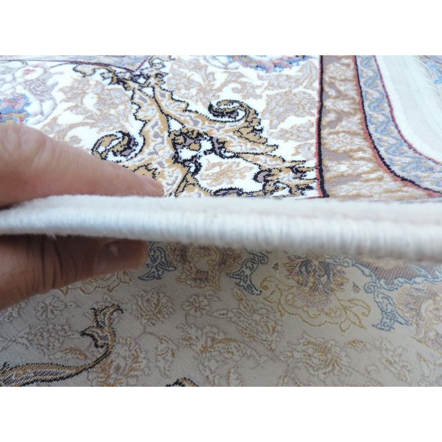 ペルシャ絨毯の本番のウィルトン織り細かな密度のゴージャスな色柄の正方形カーペット インテリア/住まい/日用品のラグ/カーペット/マット(カーペット)の商品写真