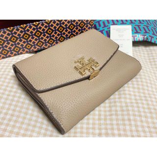 トリーバーチ(Tory Burch)の【新品】トリーバーチ　Tory Burch　折り財布　アースカラー　ベージュ(財布)