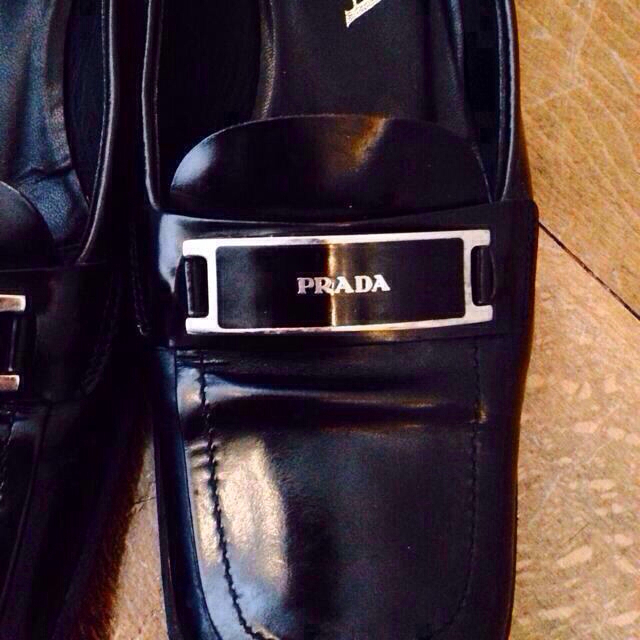 PRADA(プラダ)のPRADA本物SALE レディースの靴/シューズ(ローファー/革靴)の商品写真