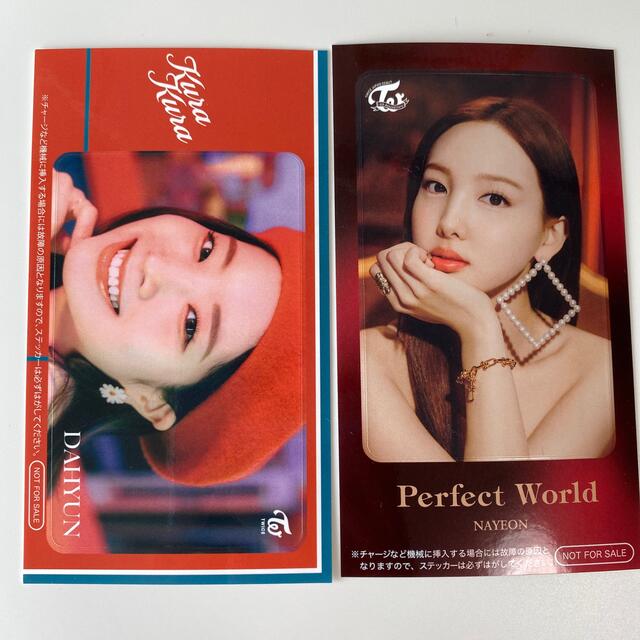 Waste(twice)(ウェストトゥワイス)のTWICE KURAKURA＆Perfect world :ICステッカー エンタメ/ホビーのタレントグッズ(アイドルグッズ)の商品写真