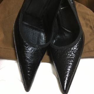 プラダ(PRADA)の美品プラダ黒パンプス★花飾り取れにて格安！定価6万以上(ハイヒール/パンプス)