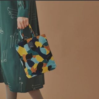 ミナペルホネン(mina perhonen)のミナペルホネン foliage toast bag(ハンドバッグ)