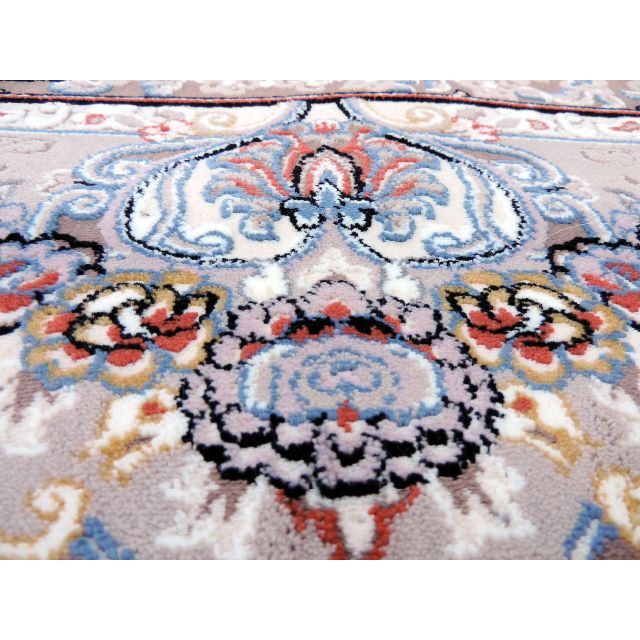 ペルシャ絨毯の本番のウィルトン織り細かな密度のゴージャスな色柄の正方形カーペット インテリア/住まい/日用品のラグ/カーペット/マット(カーペット)の商品写真