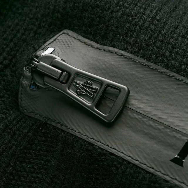 オンラインストア売れ筋 22 MONCLER ブラック クルーネック ニット セーター size S
