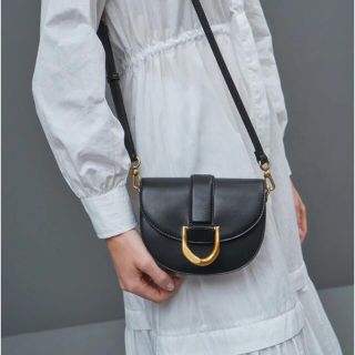 チャールズアンドキース(Charles and Keith)の値下げ☺︎ミニガビーヌサドルバック(ショルダーバッグ)