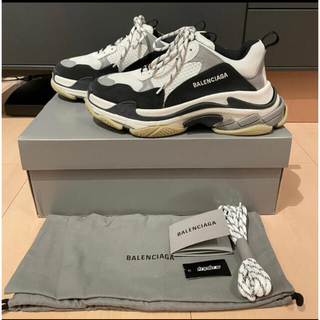 バレンシアガ(Balenciaga)のBALENCIAGA トリプルS 白×黒 42 美品(スニーカー)