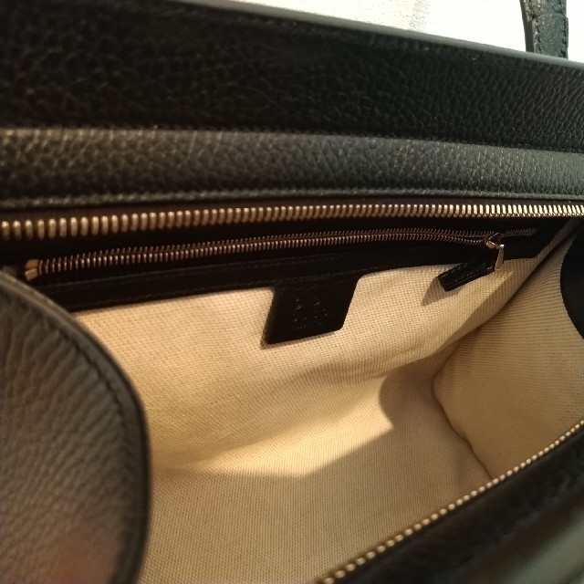 Gucci(グッチ)の新品未使用✨GUCCIバッグ　ハンドバッグ　ショルダーバッグ　２way　黒 レディースのバッグ(ハンドバッグ)の商品写真