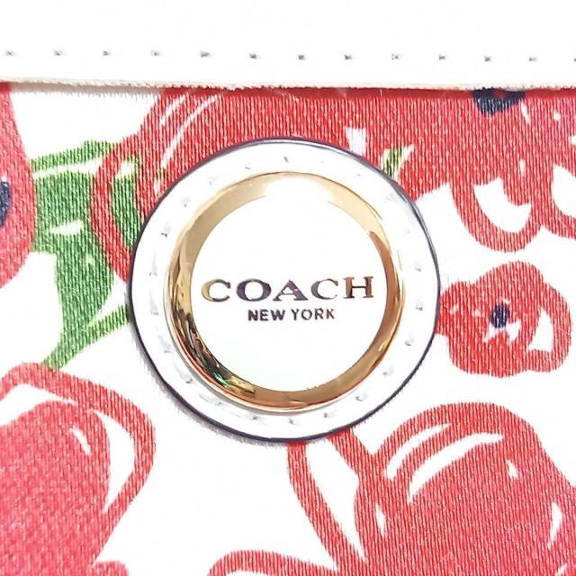 COACH(コーチ)のCOACH(コーチ) パスケース - 花柄 レディースのファッション小物(名刺入れ/定期入れ)の商品写真