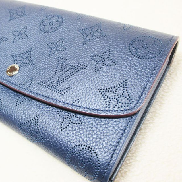 LOUIS VUITTON(ルイヴィトン)のLV モノ マヒナ ポルトフォイユ・イリス M62071 長財布 ブルーマリーヌ レディースのファッション小物(財布)の商品写真