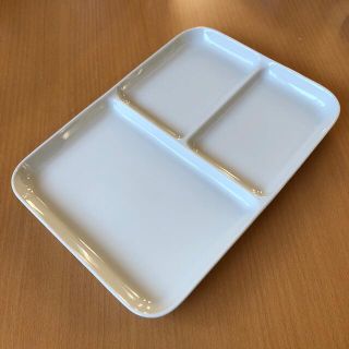 ムジルシリョウヒン(MUJI (無印良品))の無印良品　磁器ベージュ角皿　仕切付　大(食器)