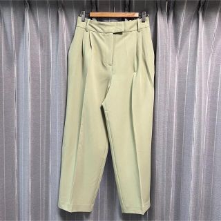 ザラ(ZARA)のZARA ハイウェストパンツ　パステルグリーン　Sサイズ(カジュアルパンツ)