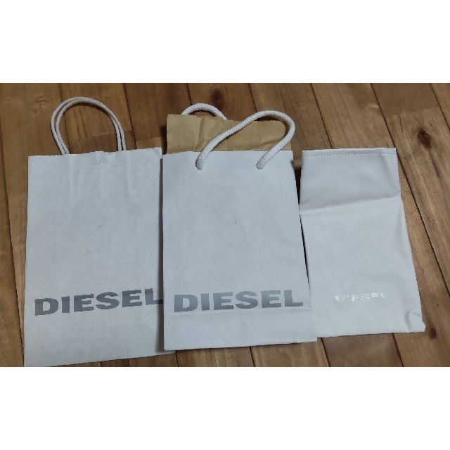 DIESEL(ディーゼル)の【DIESEL】紙袋×2 ラッピング袋 レディースのバッグ(ショップ袋)の商品写真