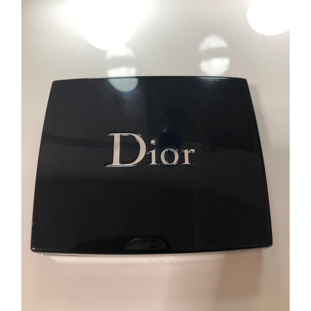 Dior(ディオール)のDior☆ディオール ☆サンククルール クチュール☆ルージュトラファルガー コスメ/美容のベースメイク/化粧品(アイシャドウ)の商品写真