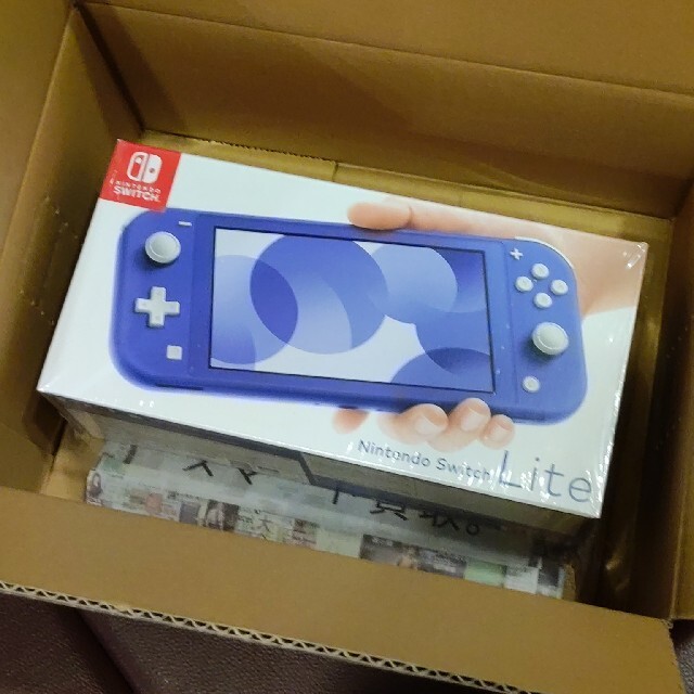 Nintendo Switch(ニンテンドースイッチ)のNintendo Switch NINTENDO SWITCH LITE ブルー エンタメ/ホビーのゲームソフト/ゲーム機本体(携帯用ゲーム機本体)の商品写真