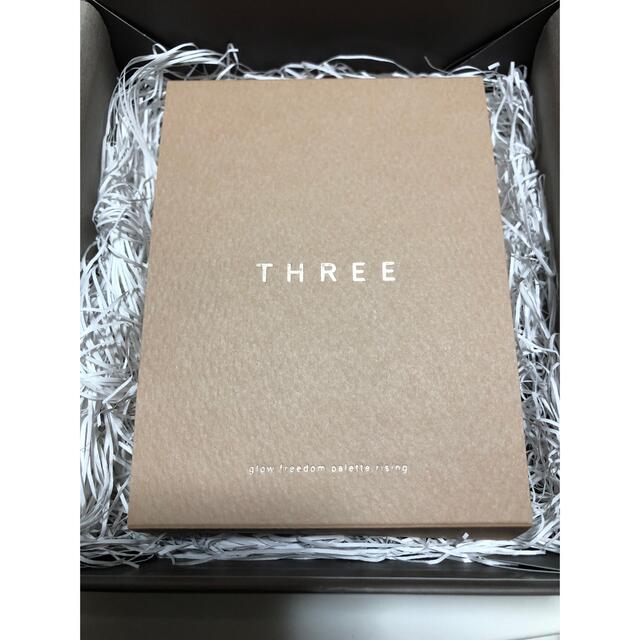 THREE(スリー)の【未使用】THREE グローフリーダムパレットライジング　X01 コスメ/美容のキット/セット(コフレ/メイクアップセット)の商品写真