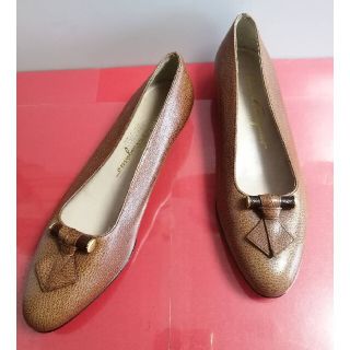 サルヴァトーレフェラガモ(Salvatore Ferragamo)の未使用美品！ サルヴァトーレ フェラガモ フラットシューズ 22510305(ハイヒール/パンプス)