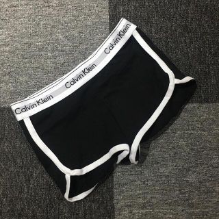 シーケーカルバンクライン(ck Calvin Klein)のカルバンクライン　レディース ショートパンツ　下着　ブラックMサイズ(ショートパンツ)