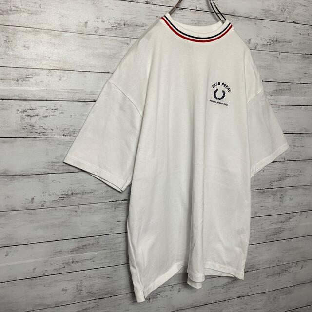 FRED PERRY(フレッドペリー)の【希少デザイン】フレッドペリー☆刺繍ワンポイントロゴリブラインTシャツ メンズのトップス(Tシャツ/カットソー(半袖/袖なし))の商品写真