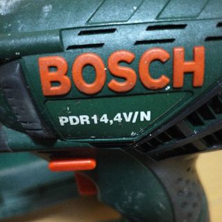 ボッシュ(BOSCH)のBOSCHインパクトドライバ14.4Vバッテリー2個、充電器、ケース付き(工具/メンテナンス)