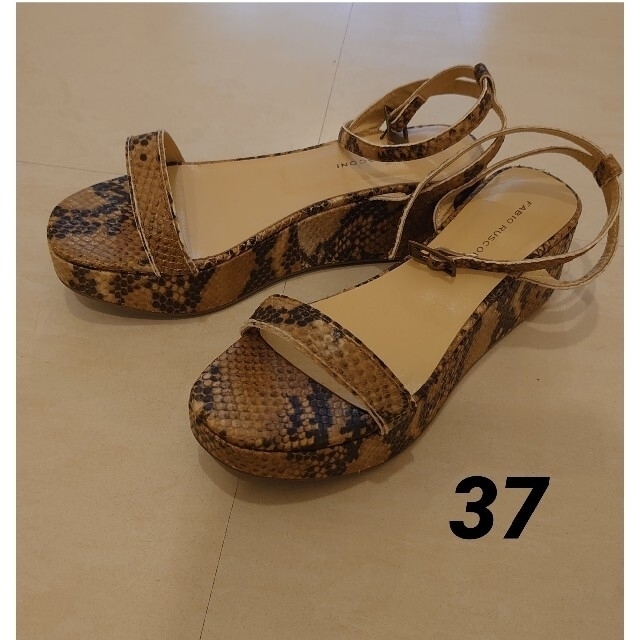 美品 FABIO RUSCONI サンダル 37 美品 FABIO RUSCONI サンダル 37