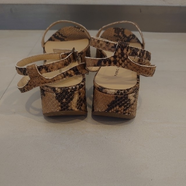 美品 FABIO RUSCONI サンダル 37 美品 FABIO RUSCONI サンダル 37