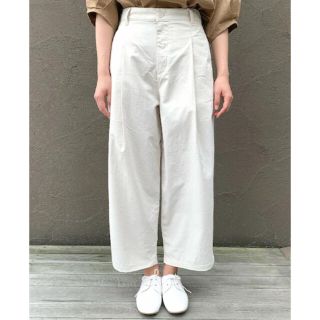 ムジルシリョウヒン(MUJI (無印良品))の無印良品　タックワイドパンツ(カジュアルパンツ)