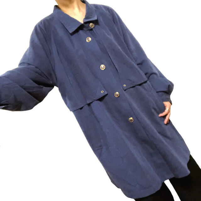 【古着】ヴィンテージ ゴールドボタン デザインコート スモーキーブルー ゆったり レディースのジャケット/アウター(ロングコート)の商品写真